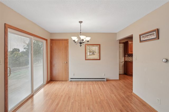 5 Oakridge Drive, Grinnell, IA 50112