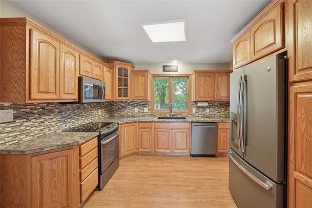 5 Oakridge Drive, Grinnell, IA 50112