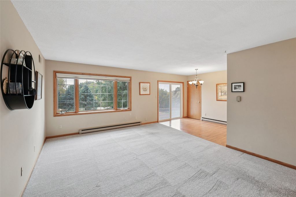 5 Oakridge Drive, Grinnell, IA 50112