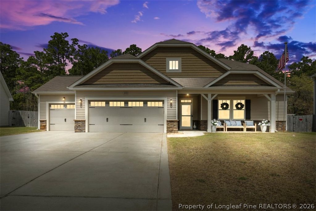 2252 Andalusian Drive, Hope Mills, NC 28348