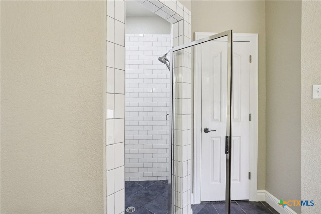 Image 18 of property listing at 223 Summer Glen Lane, New Braunfels, TX 78132