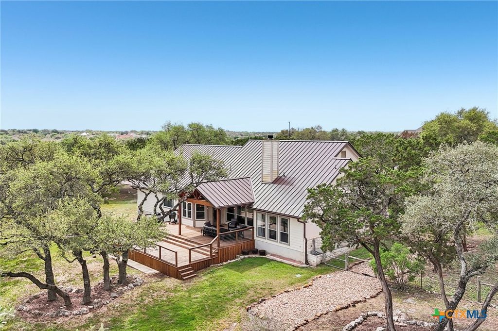 Image 31 of property listing at 223 Summer Glen Lane, New Braunfels, TX 78132