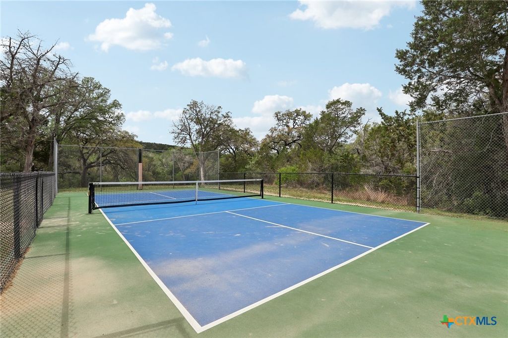 Image 43 of property listing at 223 Summer Glen Lane, New Braunfels, TX 78132