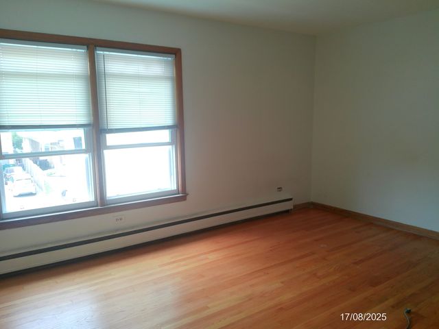 7256 W Belmont Avenue 2N, Chicago, IL 60634