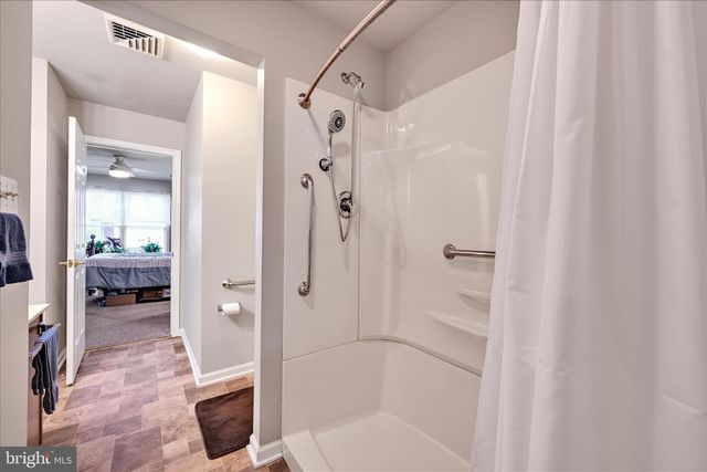 32 KNOLLWOOD RD, Millersville, PA 17551