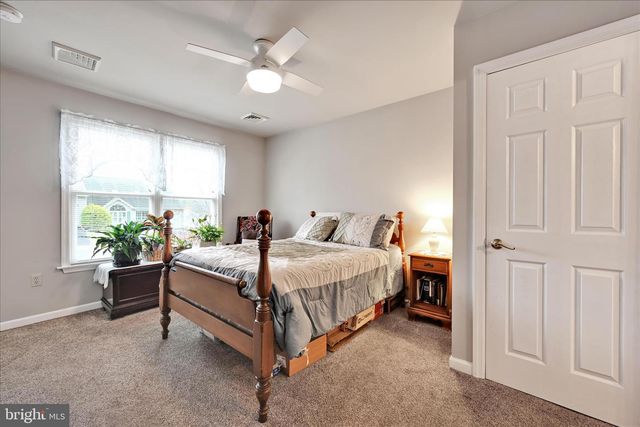 32 KNOLLWOOD RD, Millersville, PA 17551