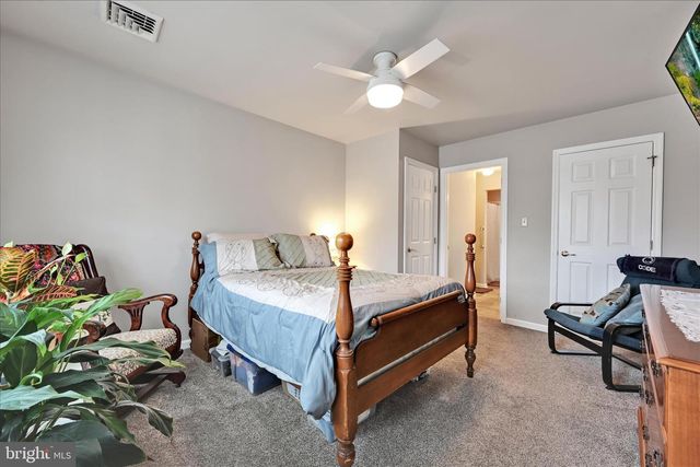 32 KNOLLWOOD RD, Millersville, PA 17551