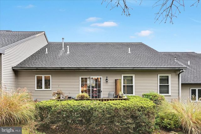 32 KNOLLWOOD RD, Millersville, PA 17551