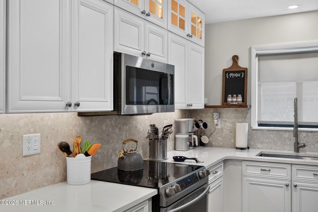 202 VISTA LAGOON Court B-2, Ponte Vedra Beach, FL 32082