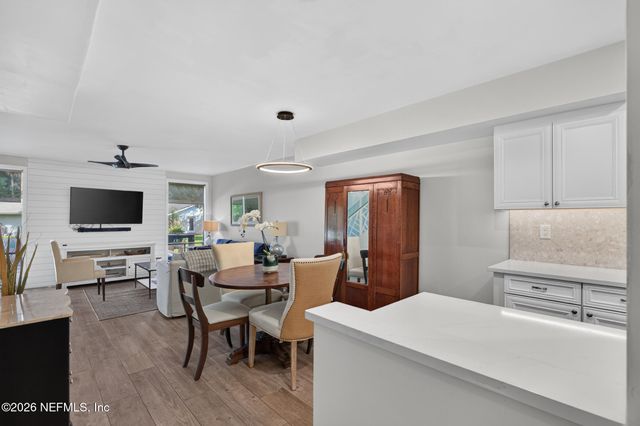 202 VISTA LAGOON Court B-2, Ponte Vedra Beach, FL 32082