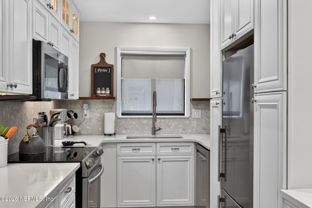 202 VISTA LAGOON Court B-2, Ponte Vedra Beach, FL 32082