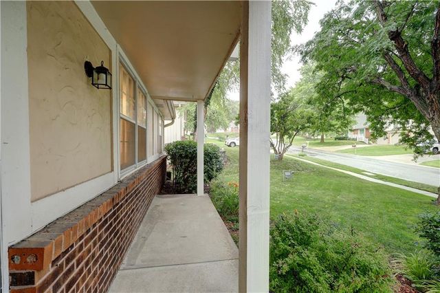 11820 W 99th Terrace, Overland Park, KS 66214