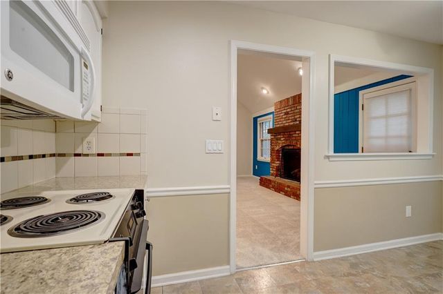 11820 W 99th Terrace, Overland Park, KS 66214