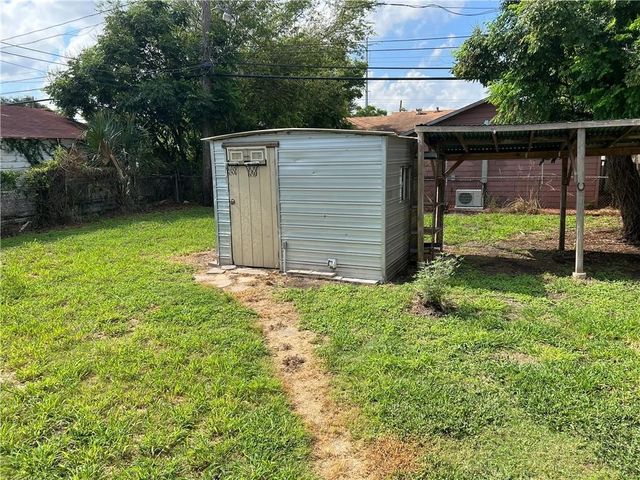 1749 Bernandino St, Corpus Christi, TX 78416