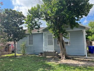 1749 Bernandino St, Corpus Christi, TX 78416