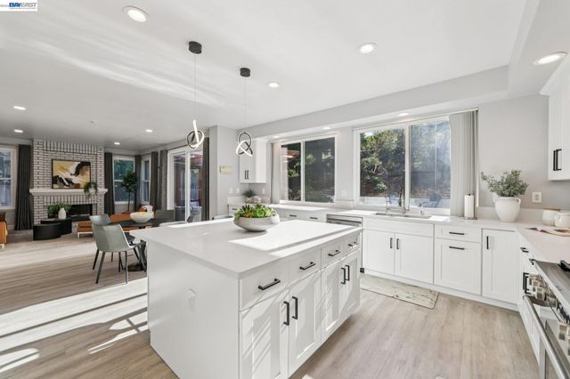 8244 Brittany Dr, Dublin, CA 94568