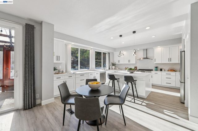 8244 Brittany Dr, Dublin, CA 94568