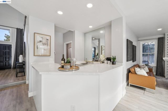 8244 Brittany Dr, Dublin, CA 94568