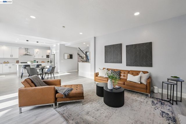 8244 Brittany Dr, Dublin, CA 94568