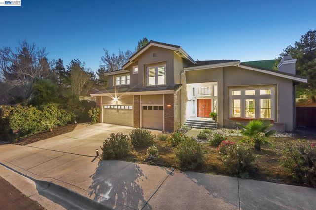 8244 Brittany Dr, Dublin, CA 94568