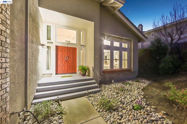 8244 Brittany Dr, Dublin, CA 94568