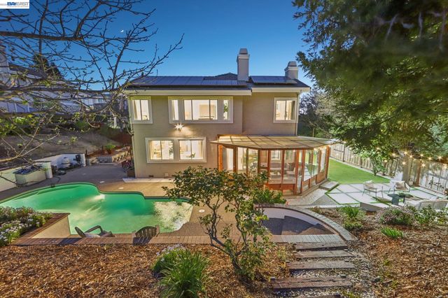 8244 Brittany Dr, Dublin, CA 94568