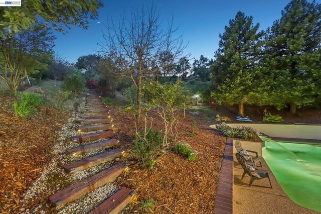 8244 Brittany Dr, Dublin, CA 94568