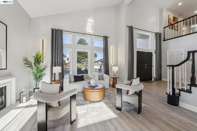 8244 Brittany Dr, Dublin, CA 94568