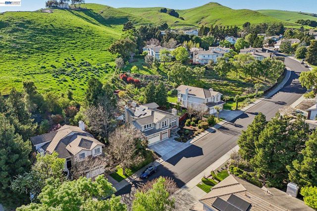 8244 Brittany Dr, Dublin, CA 94568