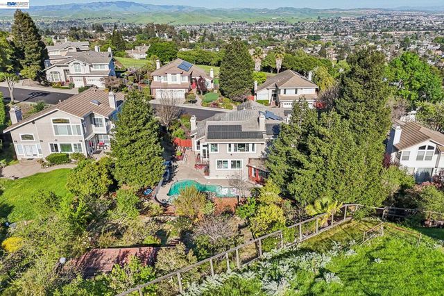 8244 Brittany Dr, Dublin, CA 94568