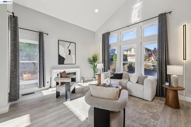 8244 Brittany Dr, Dublin, CA 94568