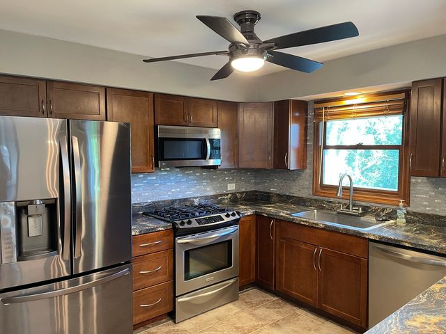 3118 Edgewood Drive, Wonder Lake, IL 60097