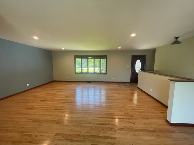 3118 Edgewood Drive, Wonder Lake, IL 60097