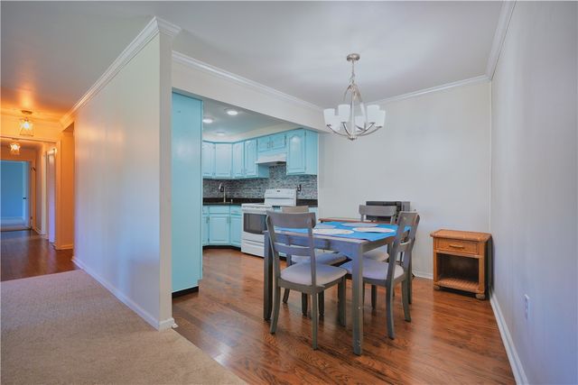 1500 Cochran Rd 812, Scott Twp, PA 15243