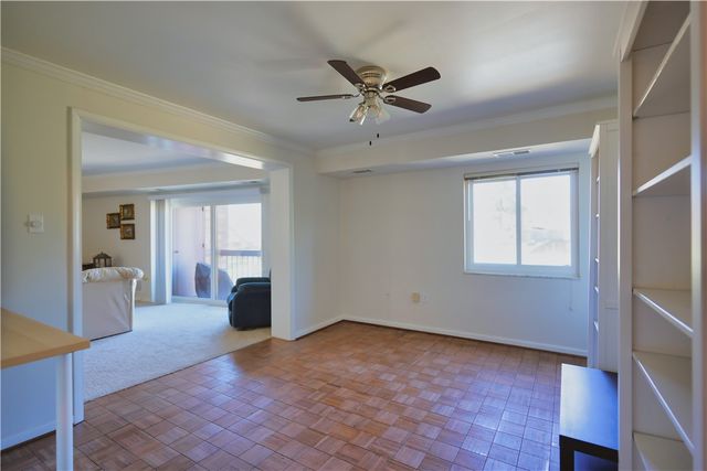 1500 Cochran Rd 812, Scott Twp, PA 15243