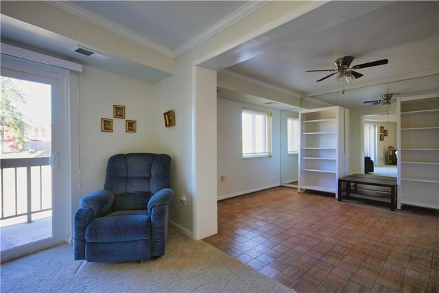 1500 Cochran Rd 812, Scott Twp, PA 15243