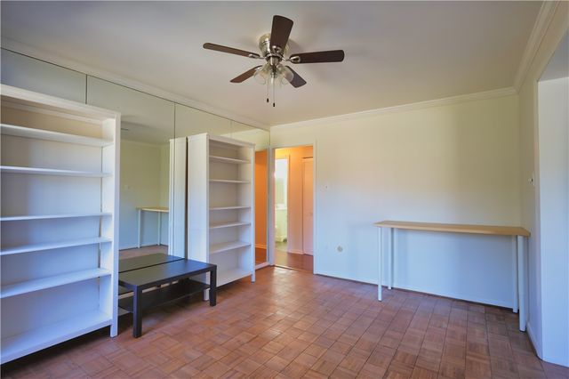 1500 Cochran Rd 812, Scott Twp, PA 15243