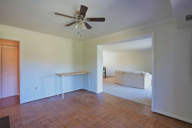 1500 Cochran Rd 812, Scott Twp, PA 15243