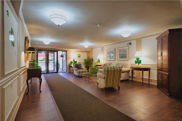 1500 Cochran Rd 812, Scott Twp, PA 15243