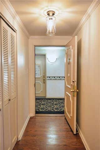 1500 Cochran Rd 812, Scott Twp, PA 15243