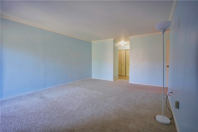 1500 Cochran Rd 812, Scott Twp, PA 15243