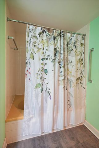 1500 Cochran Rd 812, Scott Twp, PA 15243