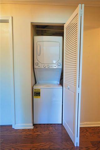 1500 Cochran Rd 812, Scott Twp, PA 15243