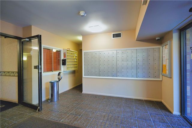 1500 Cochran Rd 812, Scott Twp, PA 15243