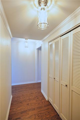 1500 Cochran Rd 812, Scott Twp, PA 15243