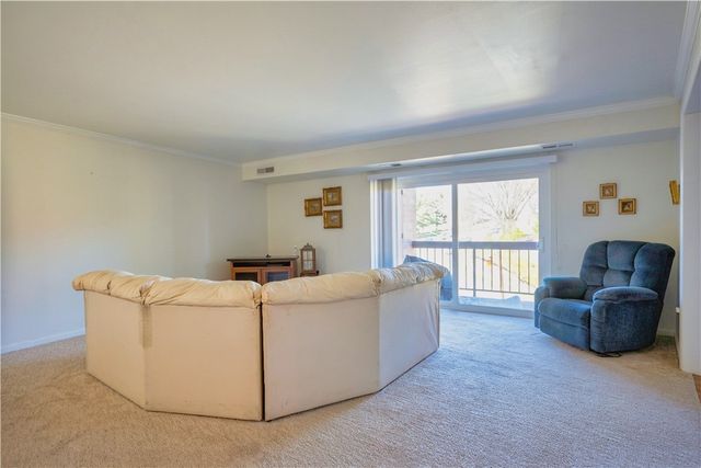 1500 Cochran Rd 812, Scott Twp, PA 15243