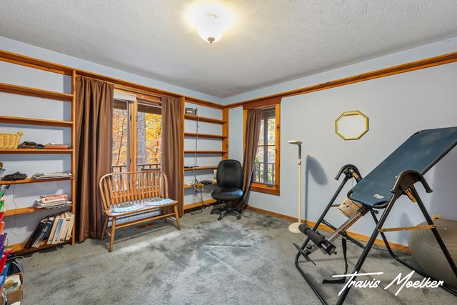 10714 Lovers Lane NW, Grand Rapids, MI 49534