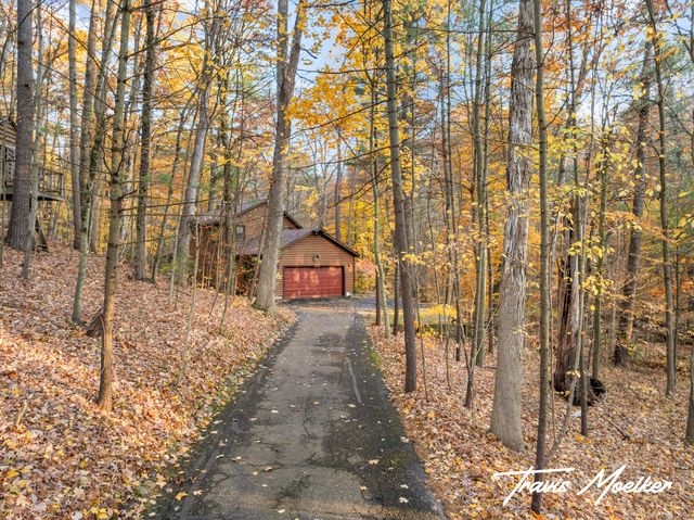 10714 Lovers Lane NW, Grand Rapids, MI 49534