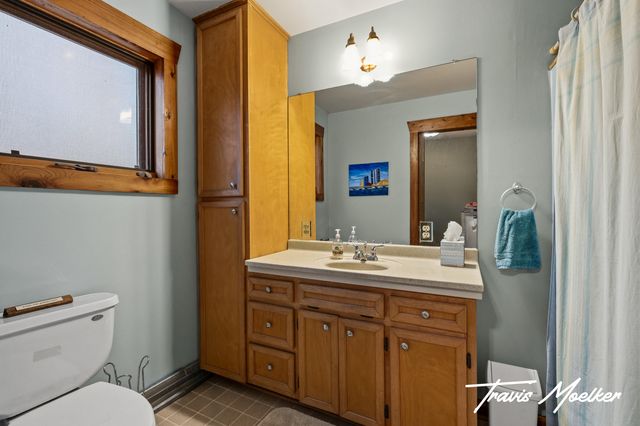 10714 Lovers Lane NW, Grand Rapids, MI 49534