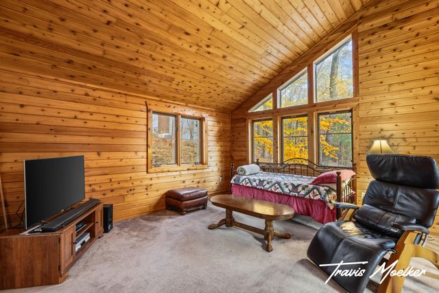 10714 Lovers Lane NW, Grand Rapids, MI 49534